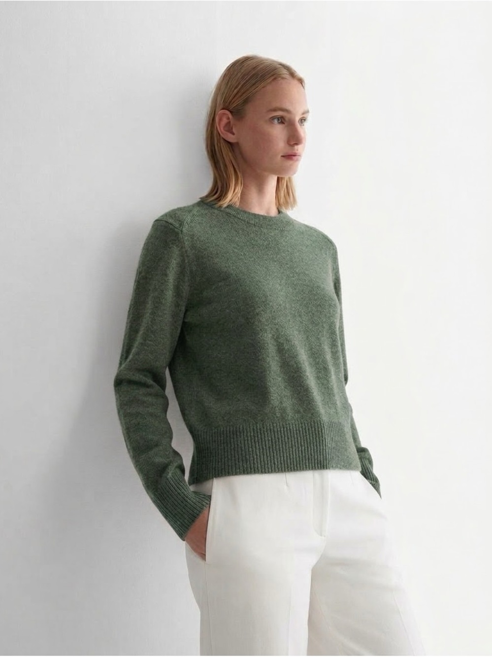 Everlane 100% Cashmere Crewneck Sweater in Moss Green , size S